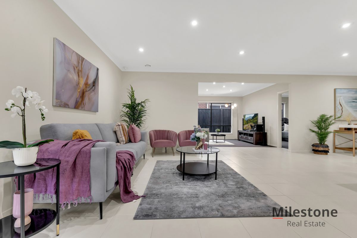 6 Galileo Way, Cranbourne West
