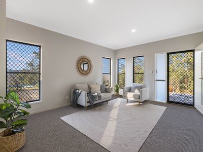 154 Kingfisher Crescent, Palmview