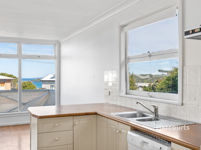 56 Sunset Strip, Manyana