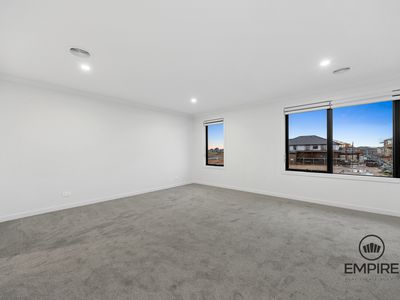 10 Sandalwood Crescent, Clyde North