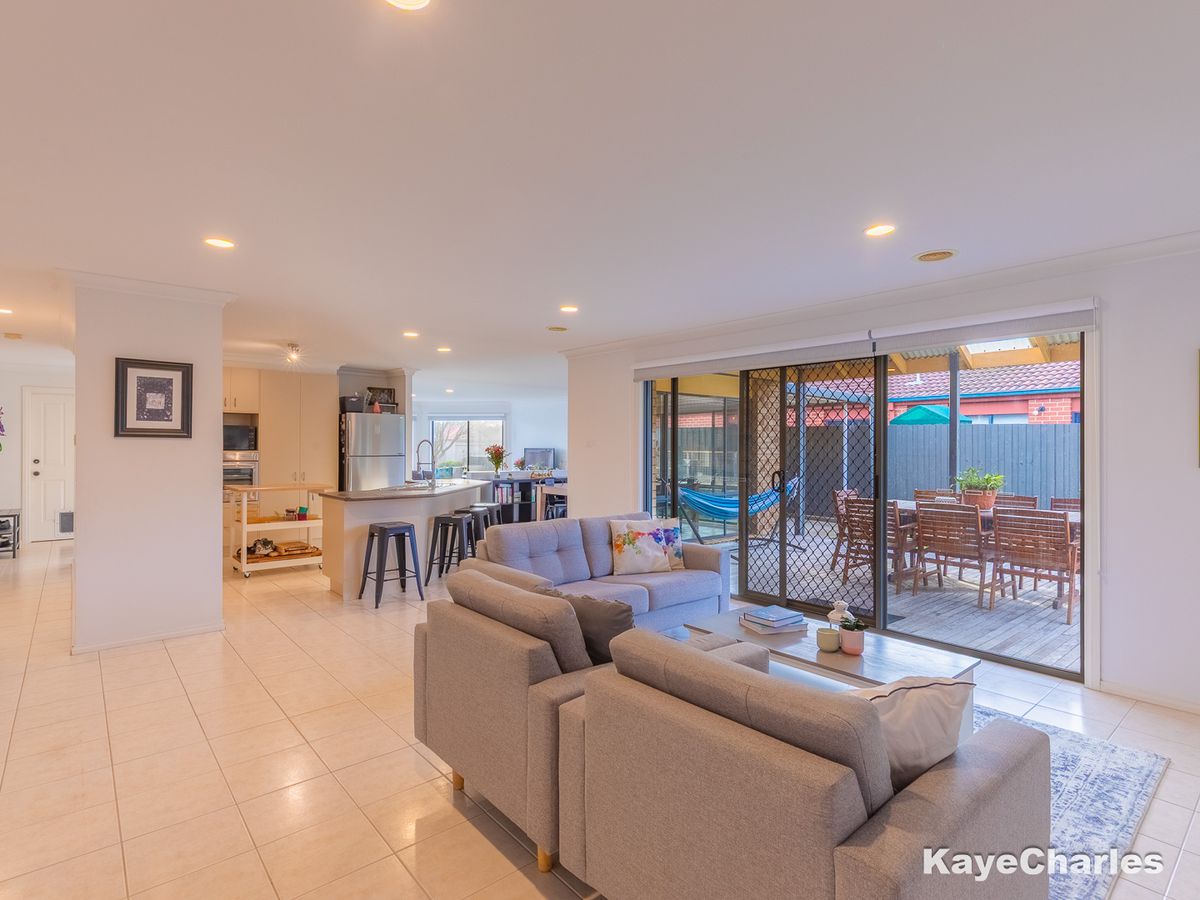 7 Castle Court, Beaconsfield