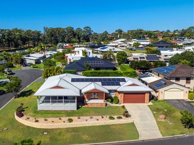 5 Admiralty Drive, Safety Beach