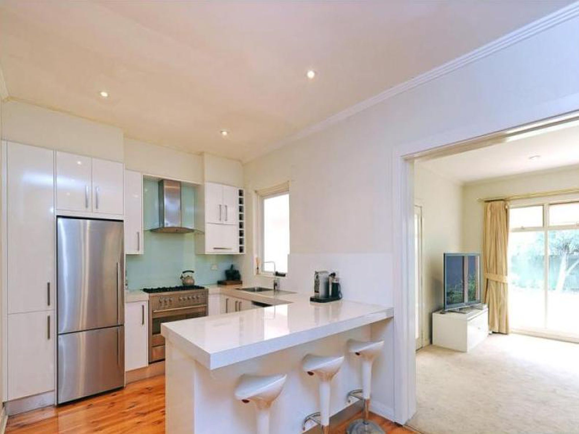 81 Pine Avenue, Glenelg North