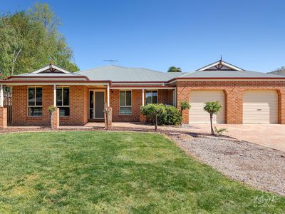 9 CLARENDON AVENUE, Wodonga