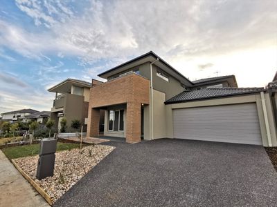 35 Hoffman Cr, Truganina