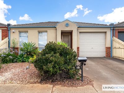 27 Fiona Court, Werribee
