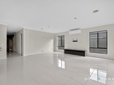 10 Caro Way, Fraser Rise