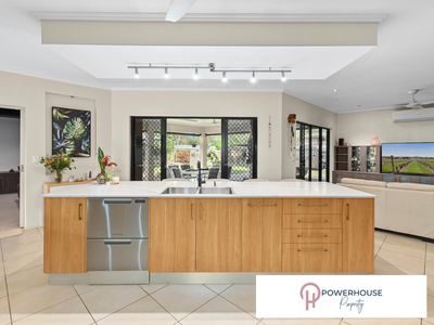 11 Gates Close, Edmonton