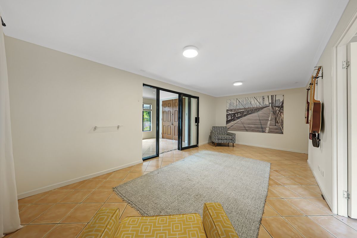 32 Mainsail Street, Currumbin Waters