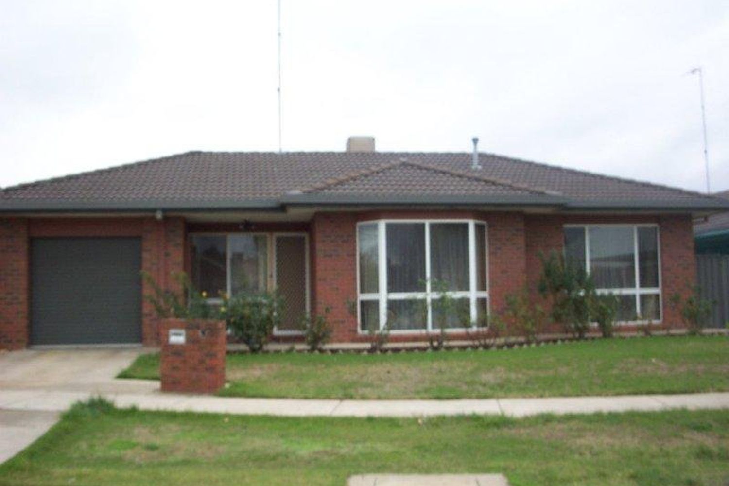 11 Selkirk Drive, Horsham