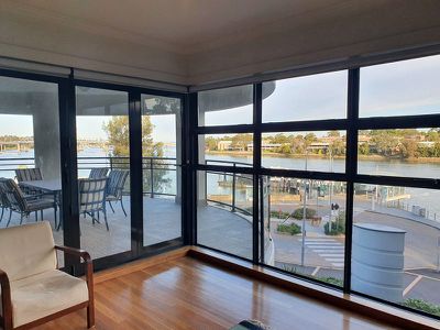 3 / 2 Bay Drive, Meadowbank