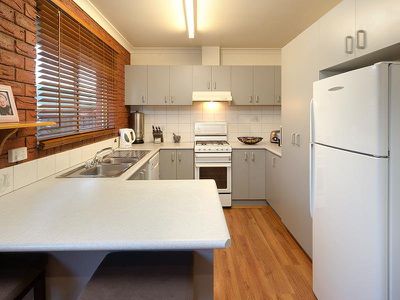 31 AZURE DRIVE, Wodonga