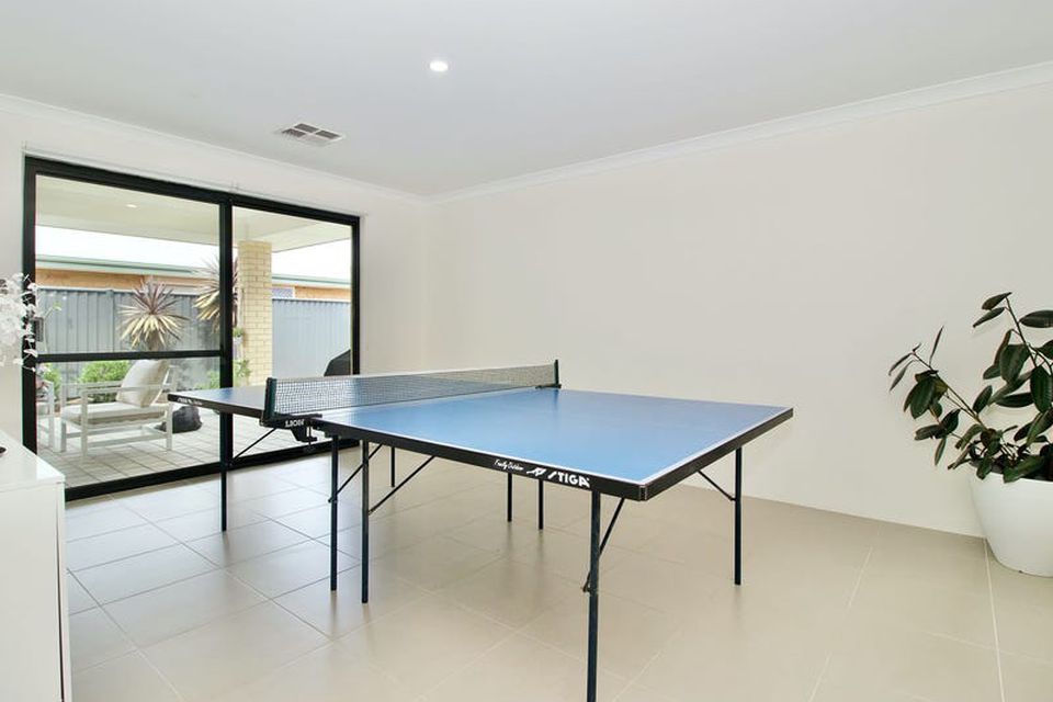 10 Whinhill Loop , Baldivis