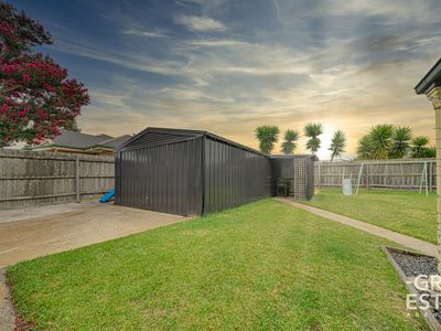 8 Lawson Close, Cranbourne