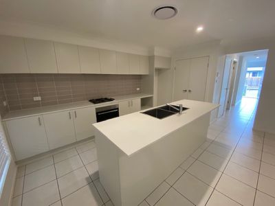 31 Highland Close, Macquarie Links