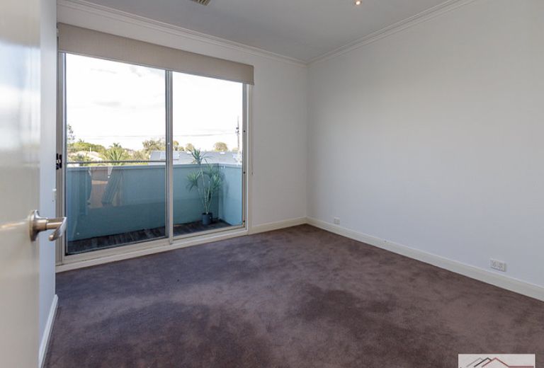 44 Scarborough Drive, Patterson Lakes