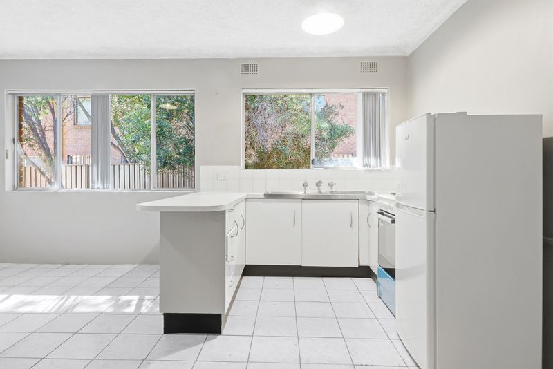 4 / 20 Bringelly Road , Kingswood