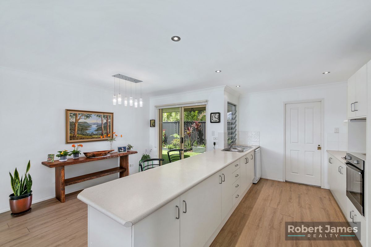 60 Bushlands Drive, Noosaville