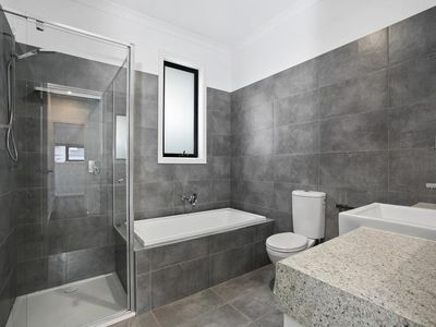 2 / 6 Lansbury Crescent, Highton