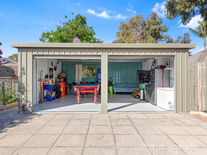 2 Little Rush Close, South Lake