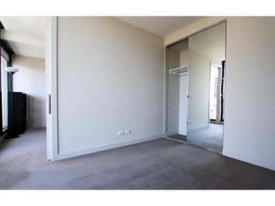 815 / 50 Claremont Street, South Yarra