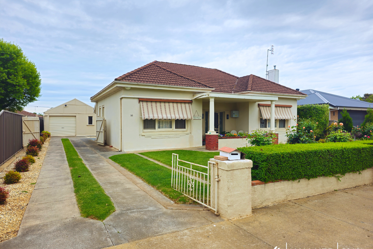 16 Saunders Street, Kyabram