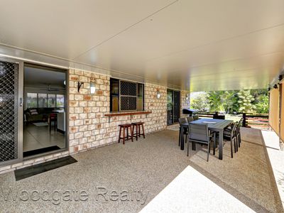 2 Honeyeater Court, Woodgate