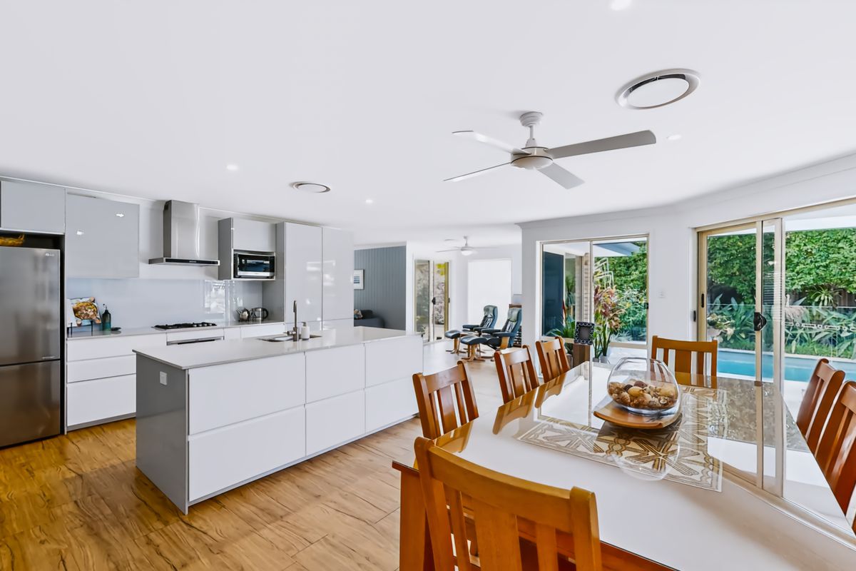 1 Feathertail Court, Tewantin