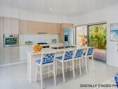 35 Azure Way, Hope Island