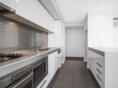 706 / 30 The Circus, Burswood