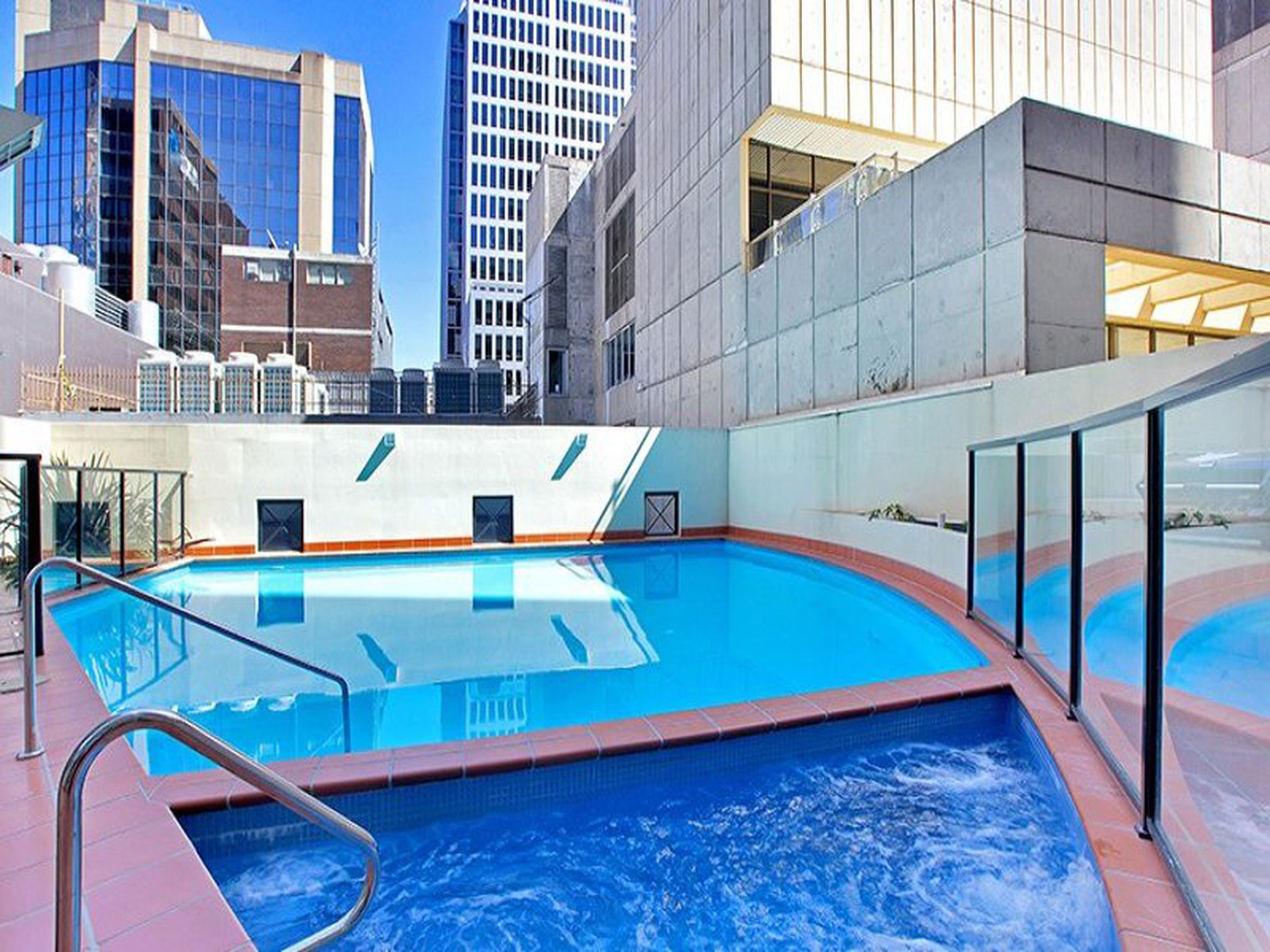 2004 / 1 Hosking Place, Sydney