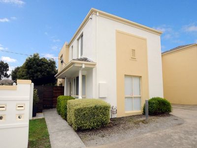 1 / 58 Kanooka Grove, Clayton