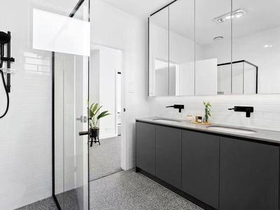 5 / 4 - 6 Coolac Place, Braddon