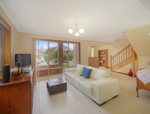Impressive home in convenient location   *** UNFURNISHED *** image 2