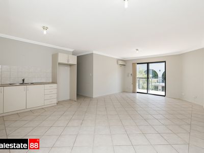 E5 (13)  /  88 Royal Street, East Perth