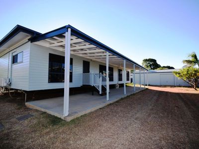 6 Robin Road, Longreach