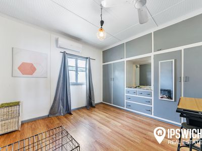 152 Main Street, Lowood