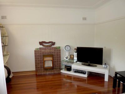 13 McCallum St, Roselands