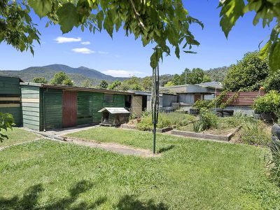 104 Lakeside Avenue, Mount Beauty