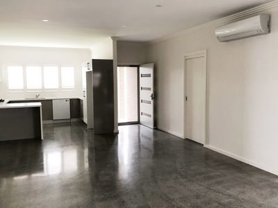 1 / 33 Caravel Crescent, Shell Cove