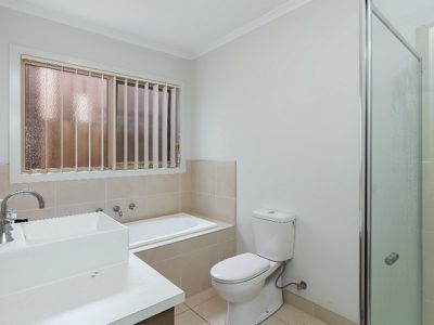 7 / 90A Ballan Road , Werribee