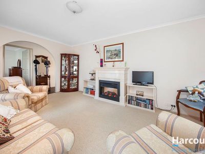 4 Lambie Place, Florey