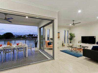 63 Cova Boulevard, Hope Island