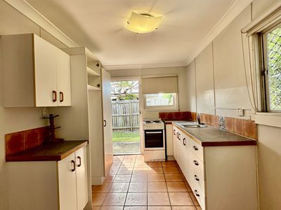 2 / 34 Livermore St, Redcliffe