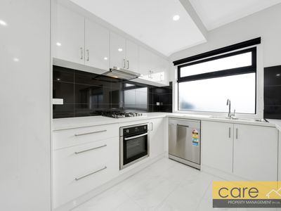 2 / 44 Beckington Crescent, Hampton Park