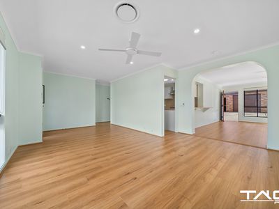 61 Pine Creek Circuit, St Clair