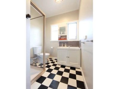 22 Simmonds Street , Mount Beauty