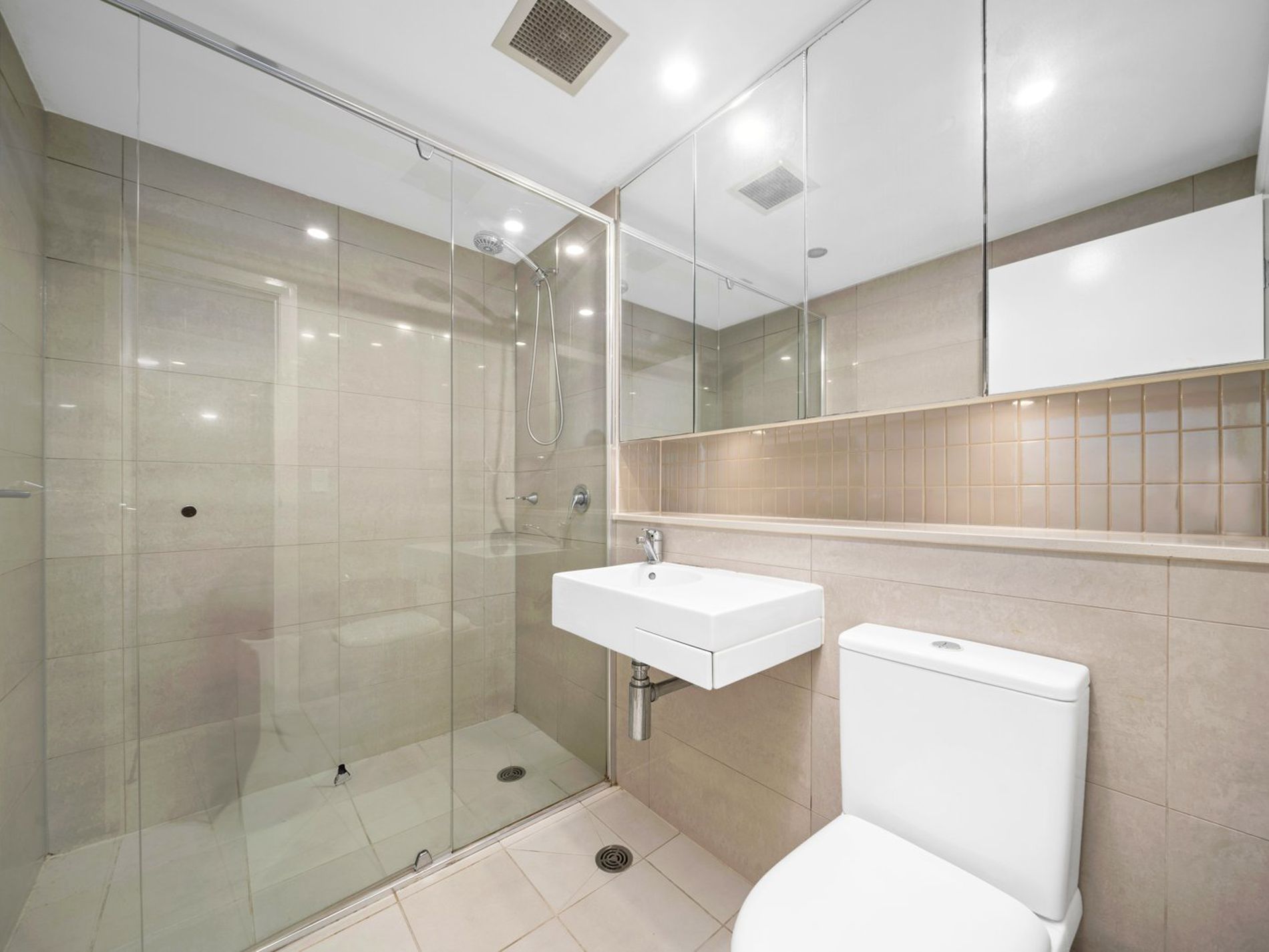 6 / 9 Bay Drive, Meadowbank