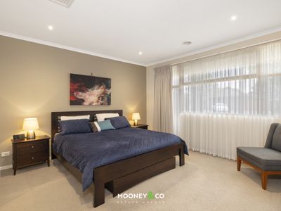 8 Dan Morgan Drive, Cranbourne East