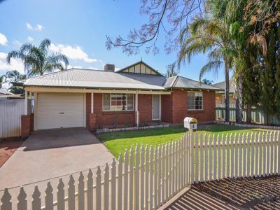 4 Holroyd Way, Boulder